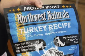 U.S. pet food sold in B.C. recalled over bird flu infection